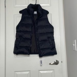 Black old navy puffy vest
